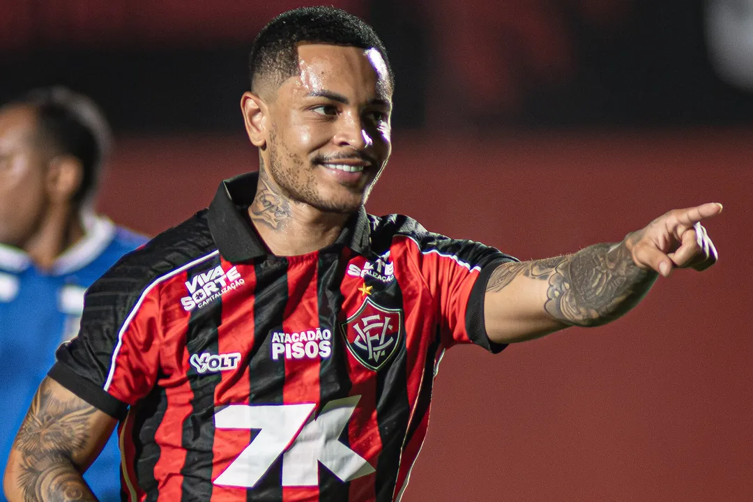 Matheuzinho, meia do Vitória