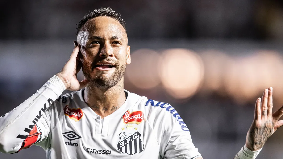 Neymar comemora gol marcado pelo Santos