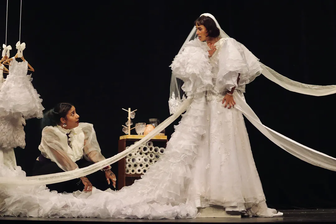 Do vestido de noiva ao machismo estrutural: espetáculo provoca reflexão na Bahia