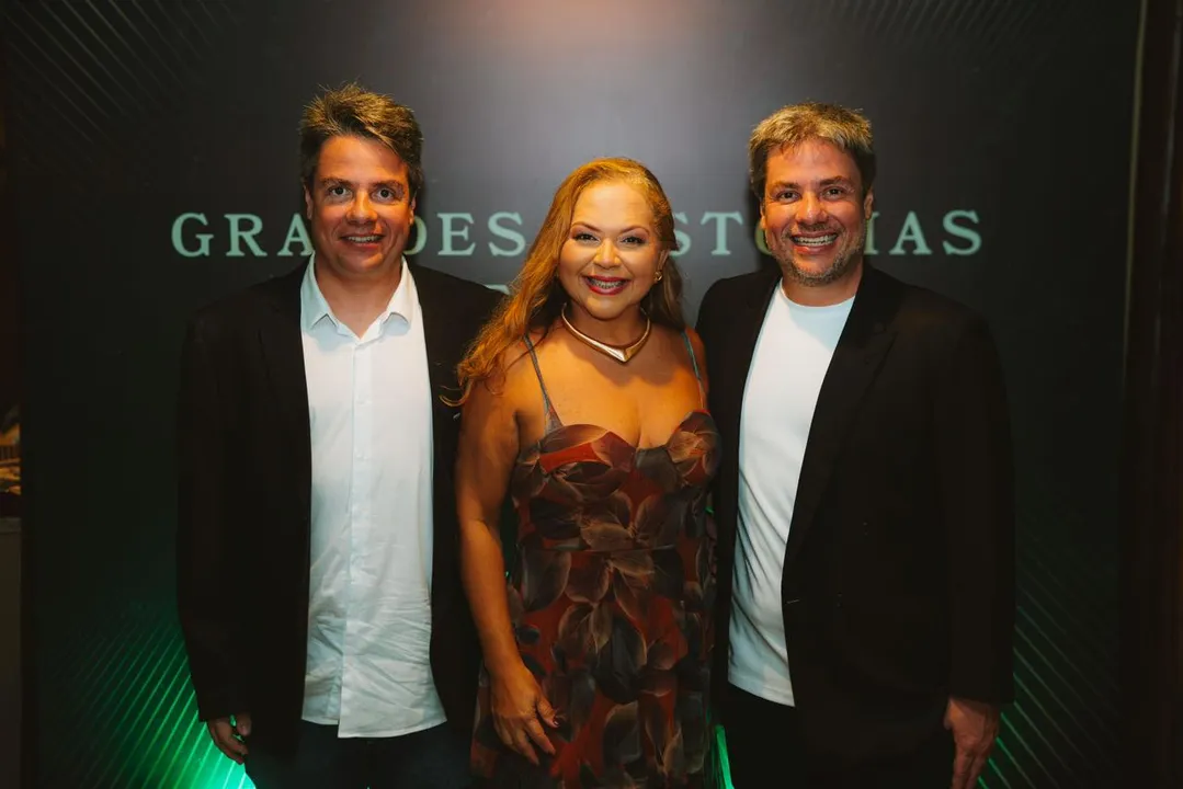 Ricardo e Rafael Cal ao lado de Viviane Pessoa em noite que marcou um novo momento para o entretenimento e a hospitalidade na Bahia