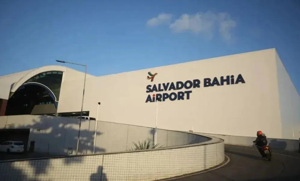 Nova taxa no aeroporto de Salvador preocupa motoristas e levanta dúvidas legais