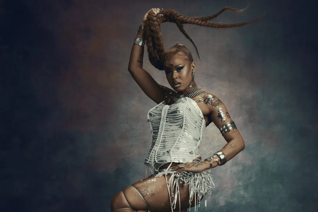 Evylin lança seu primeiro álbum