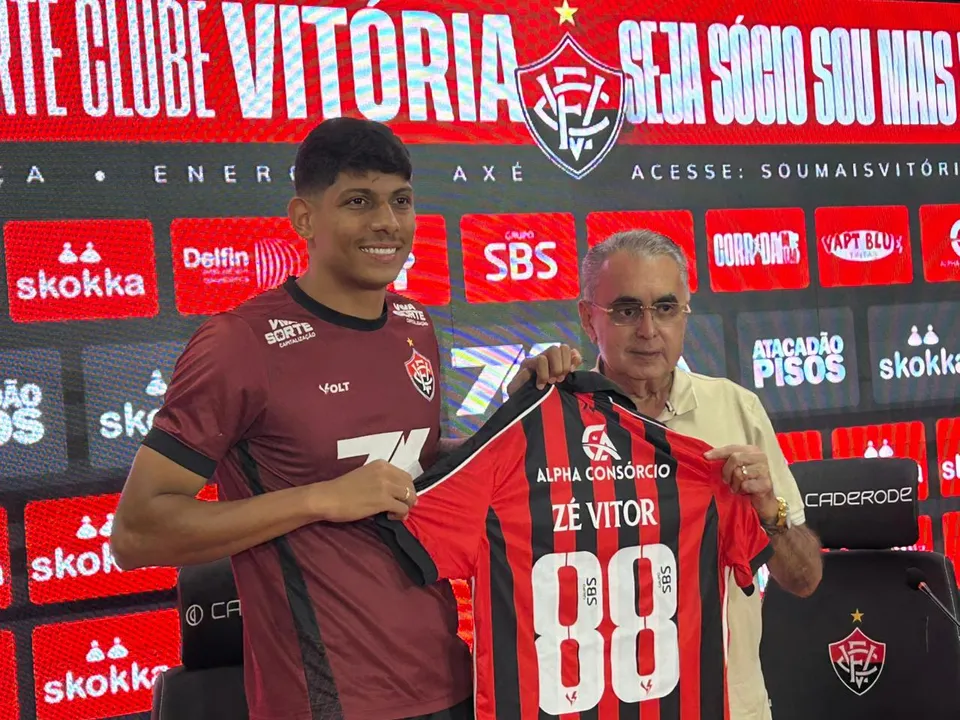 Volante, Zé Vitor, foi oficialmente apresentado como atleta do Vitória