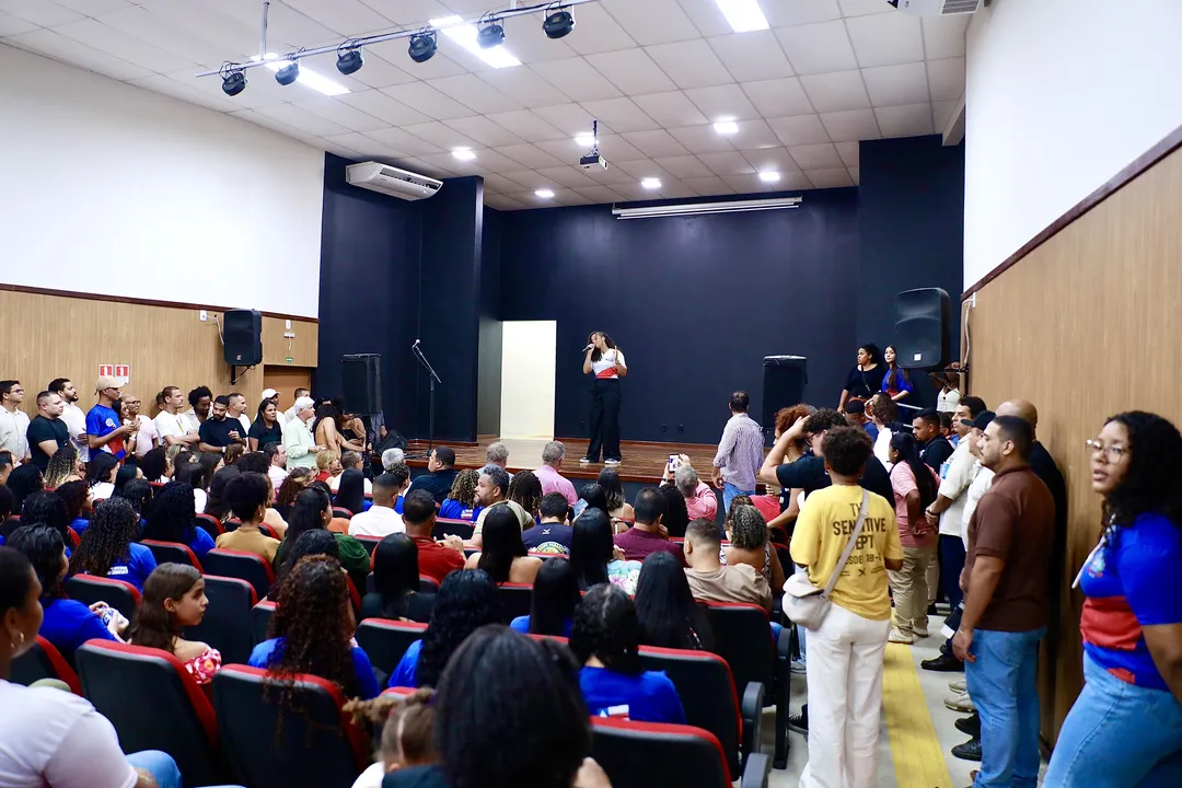 Aumento do piso nacional dos professores avança no Congresso Nacional