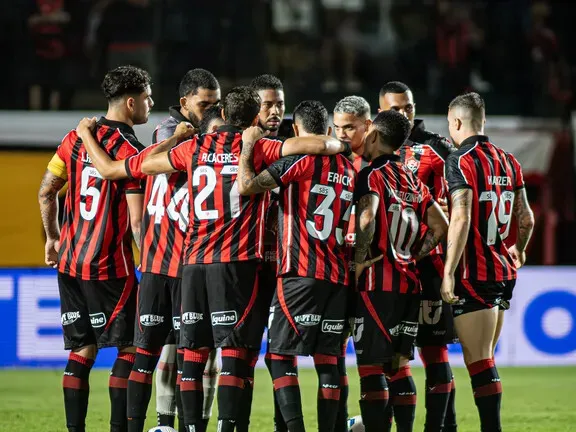 Imagem ilustrativa da imagem Oficial! Vitória anuncia empréstimo de zagueiro ao Sport