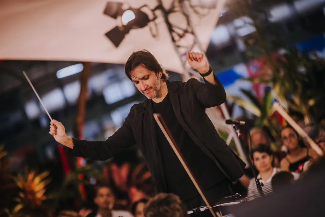 Maestro Carlos Prazeres celebra 15 anos à frente da OSBA em concerto gratuito