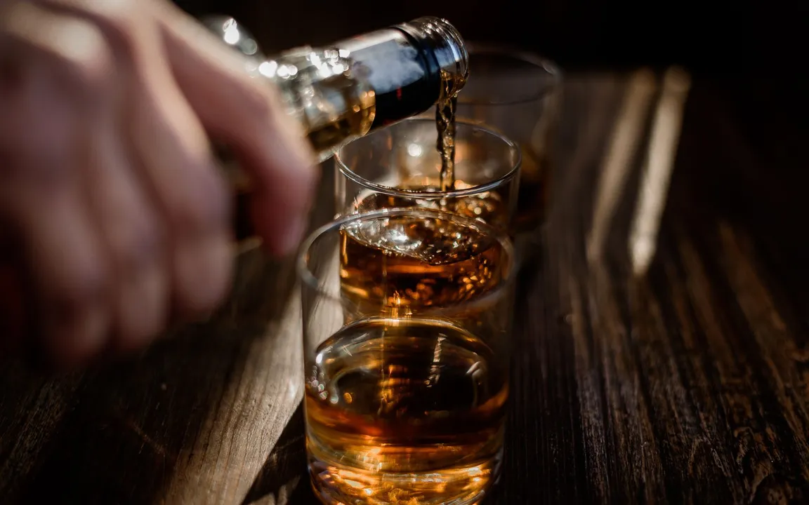 O excesso de álcool pode ser prejudicial ao fígado