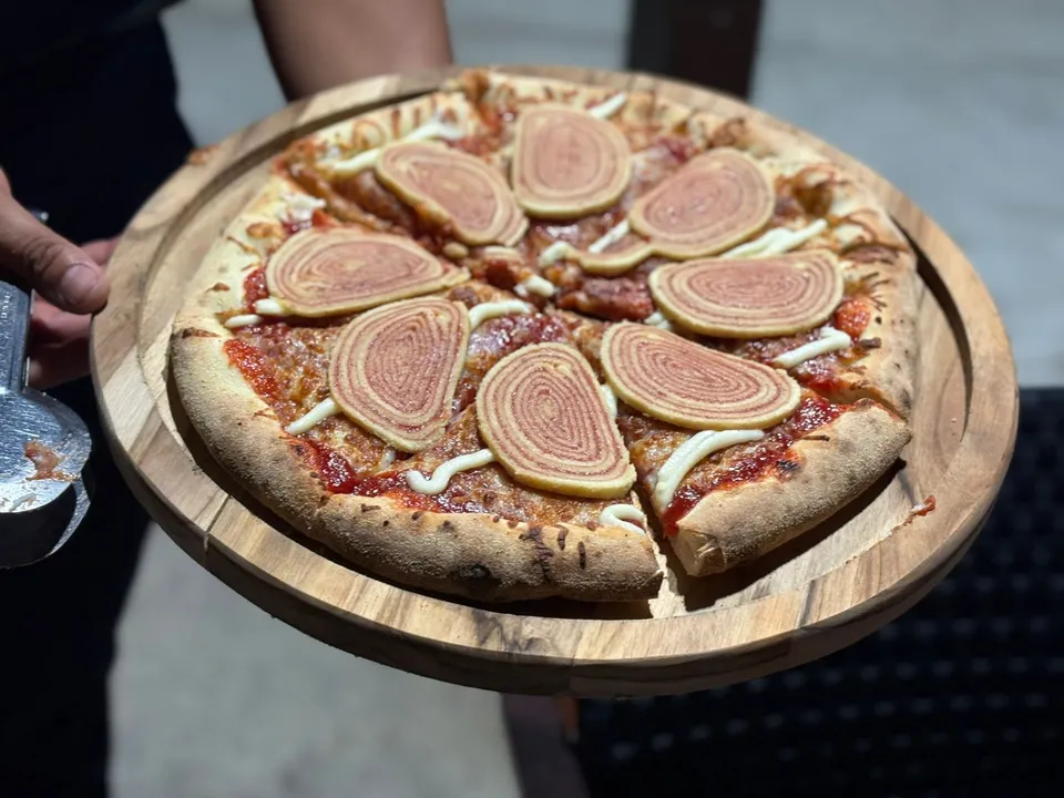 Pizza de Bolo de Rolo preserva os elementos tradicionais da iguaria