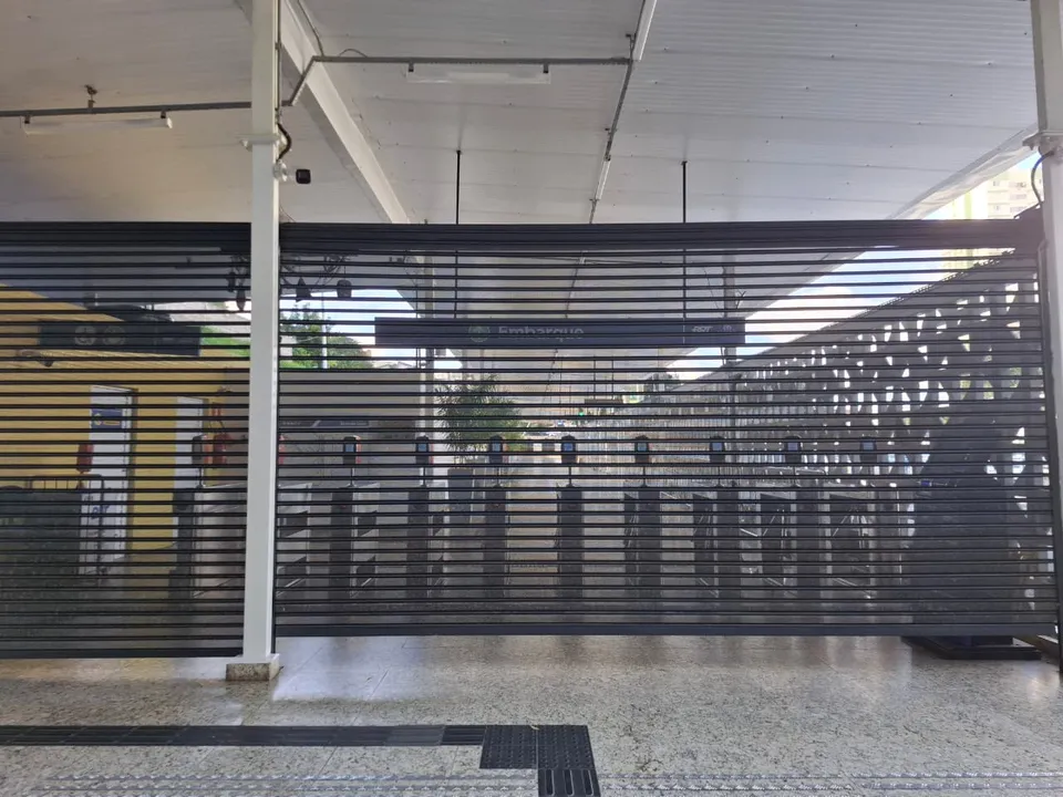 Sem saber que paralisação também afetaria o BRT, algumas pessoas se deslocaram até as estações