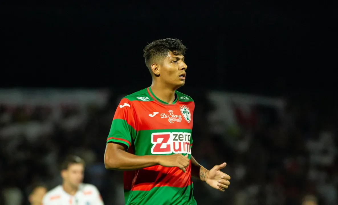 Imagem ilustrativa da imagem Portuguesa anuncia saída de volante que está a caminho do Vitória