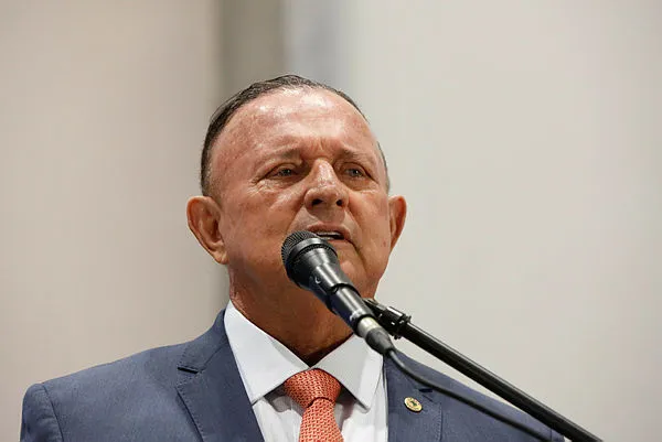 Ex-presidente da Alba, Adolfo Menezes