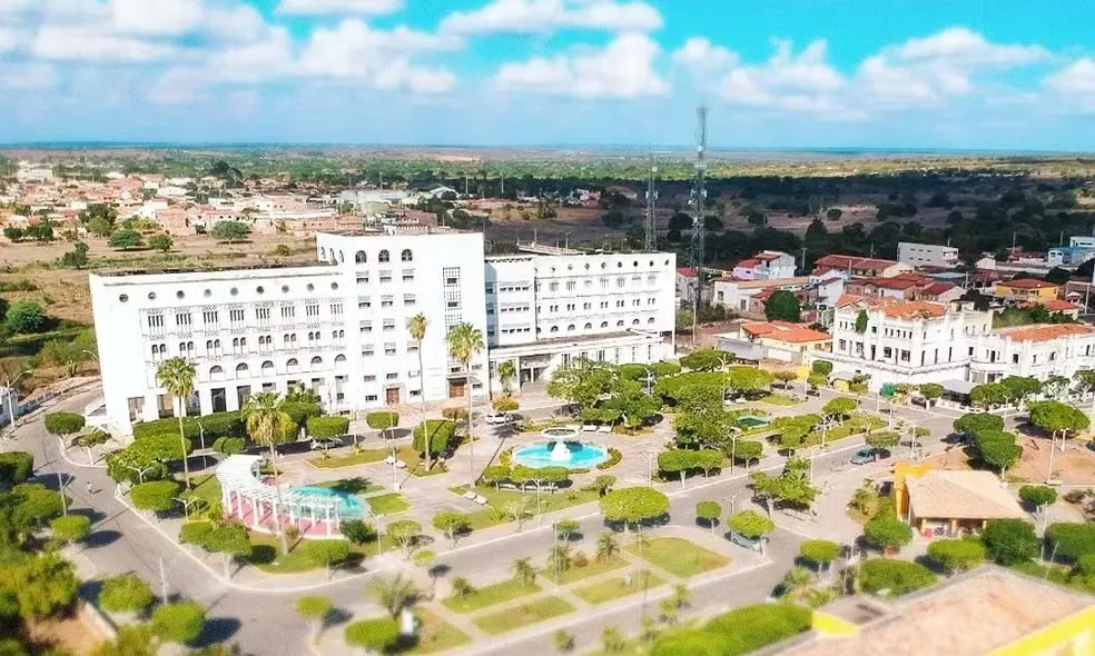 Prefeitura oferece salário de até R$ 11 mil em concurso