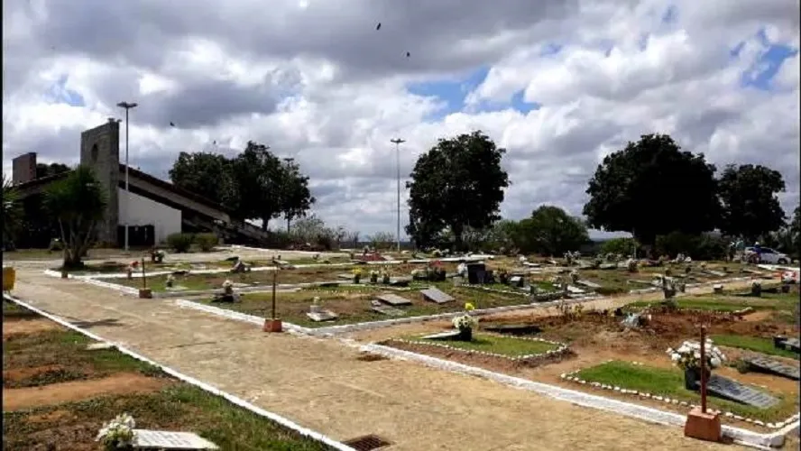 Imagem ilustrativa da imagem Prefeitura firma contrato milionário após enterros subirem 500%