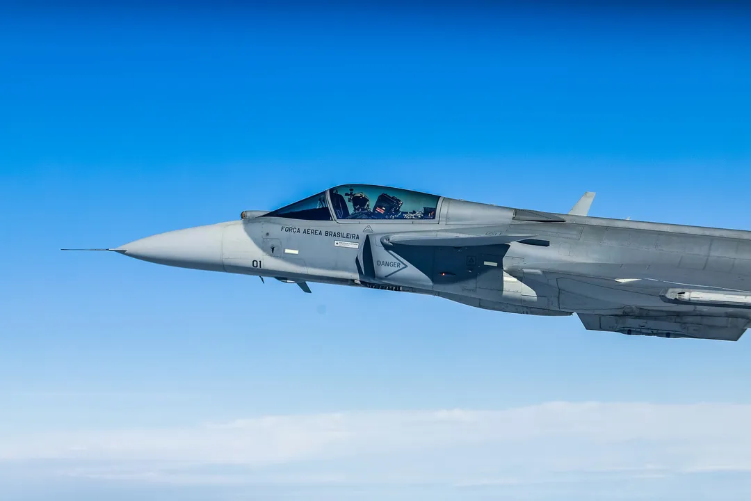 Caça supersônico F-39E Gripen
