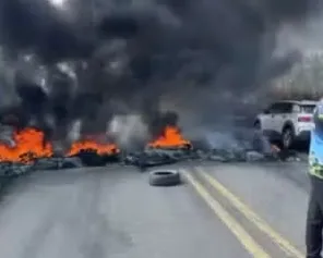 Imagem ilustrativa da imagem Produtores rurais fecham rodovia após conflitos por terras na Bahia