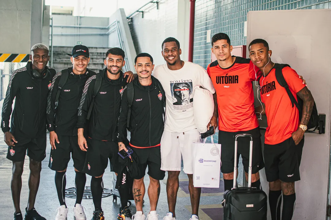 Jogadores antes da viagem para Alagoas