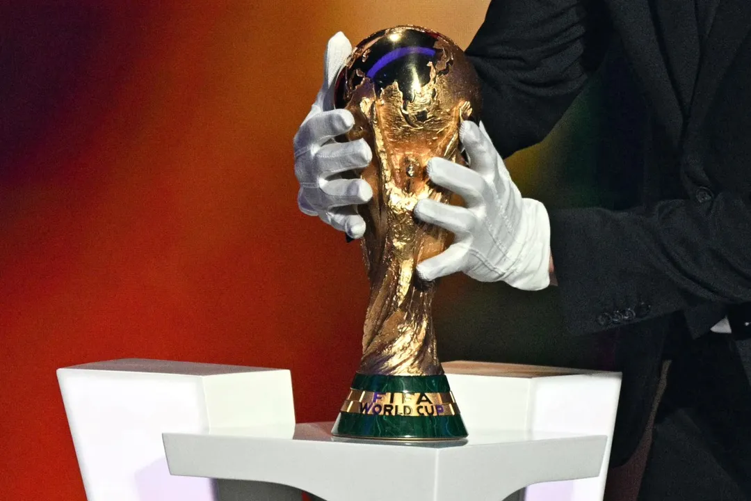 A famosa taça da Copa do Mundo