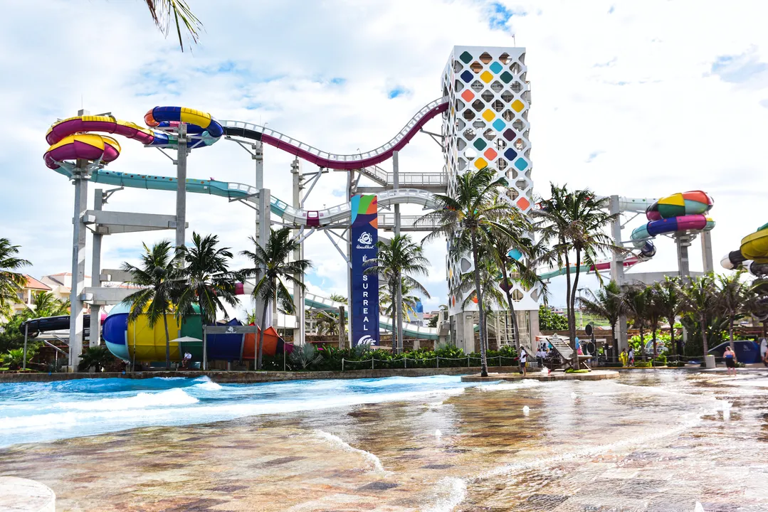 Montanha-russa aquática do Beack Park se chama "Surreal"