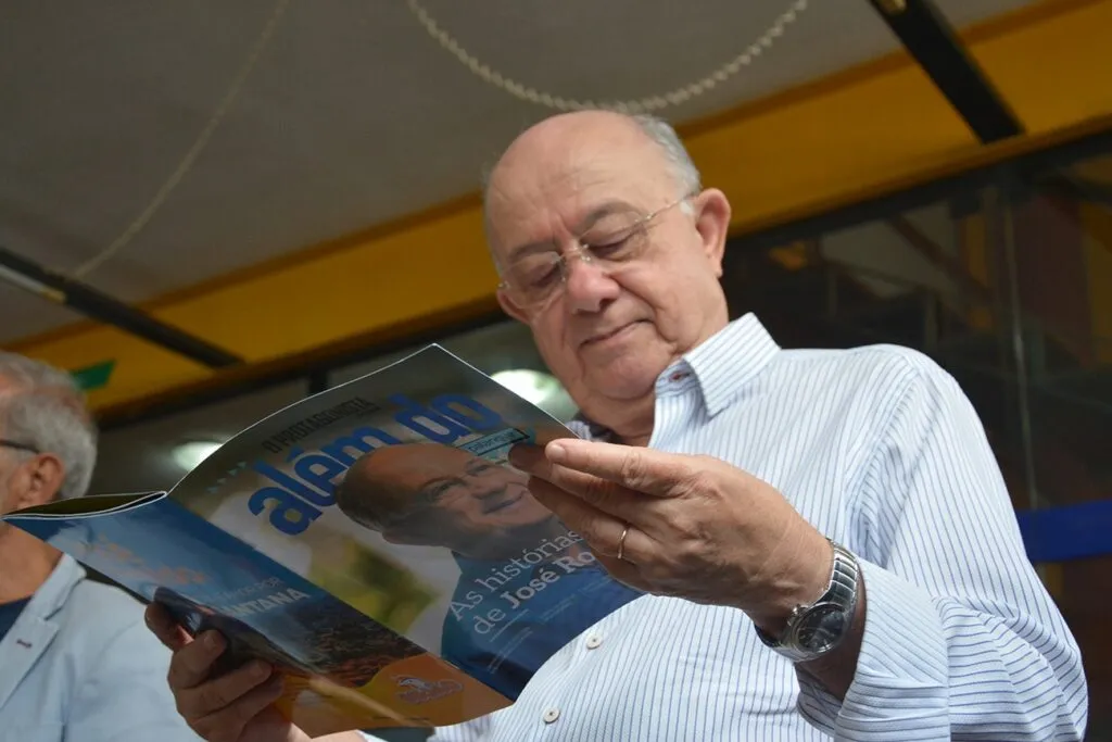 “Além do Palanque” traz histórias de José Ronaldo em sua primeira edição