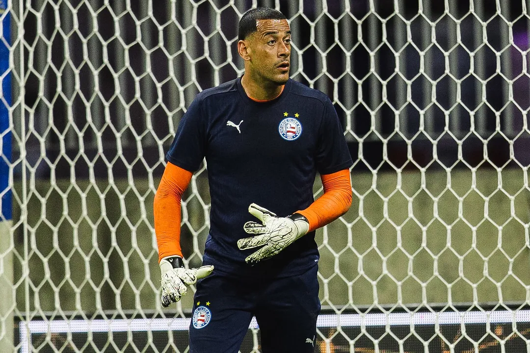 Goleiro Léo Vieira pelo time do Bahia