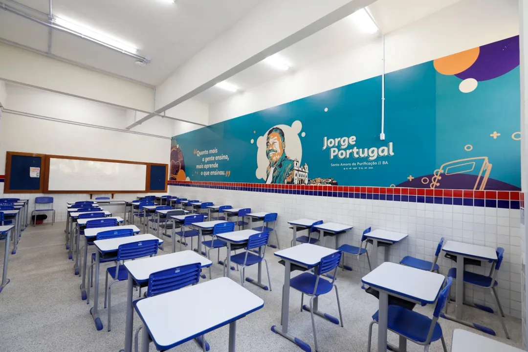 Escolas reformadas levam conforto a estudantes e professores.