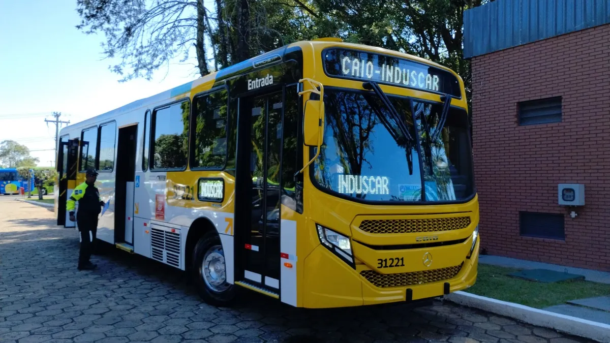 Ônibus com ar-condicionado
