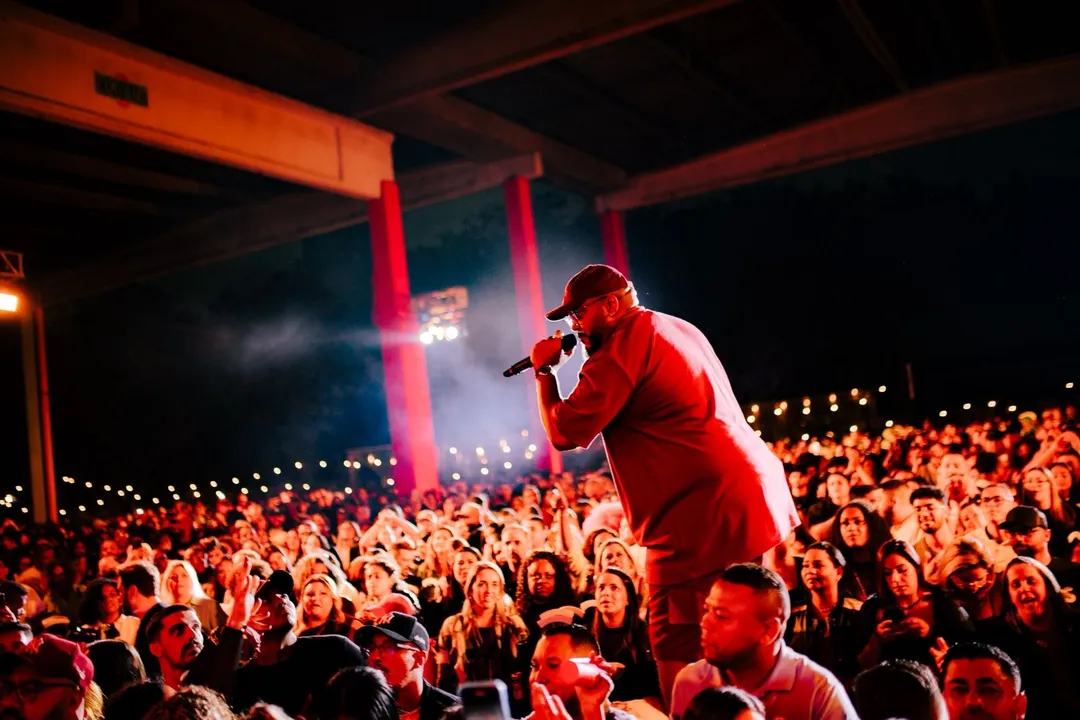 Cantor Tiee traz o projeto 'Subúrbio' a Salvador