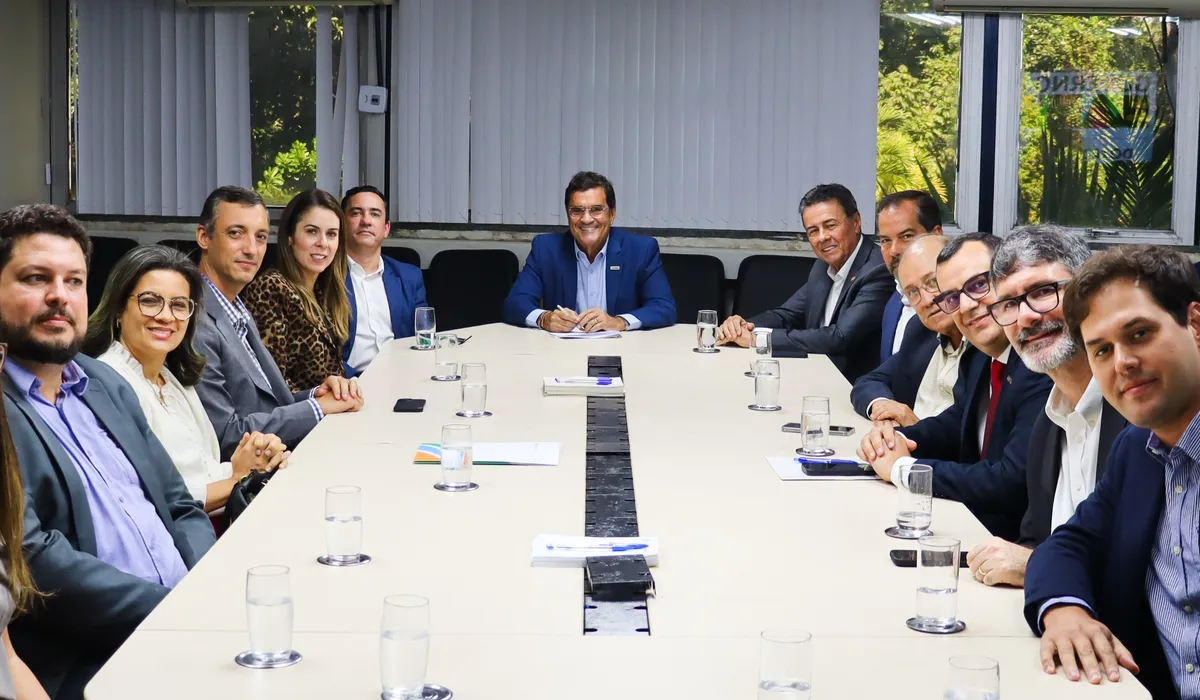 Imagem ilustrativa da imagem SDE, FIEB e Coelba firmam pacto para garantir energia a novos negócios