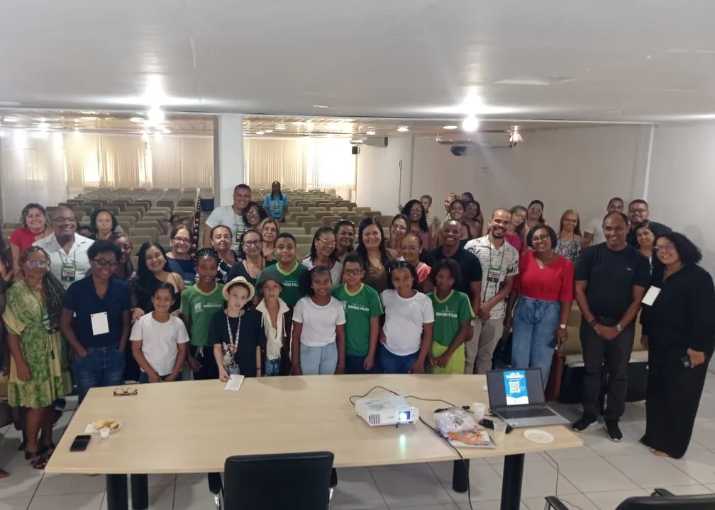 Professores da rede municipal de Simões Filho