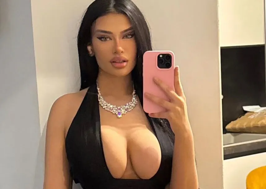 Influenciadora Júlia Medeiros