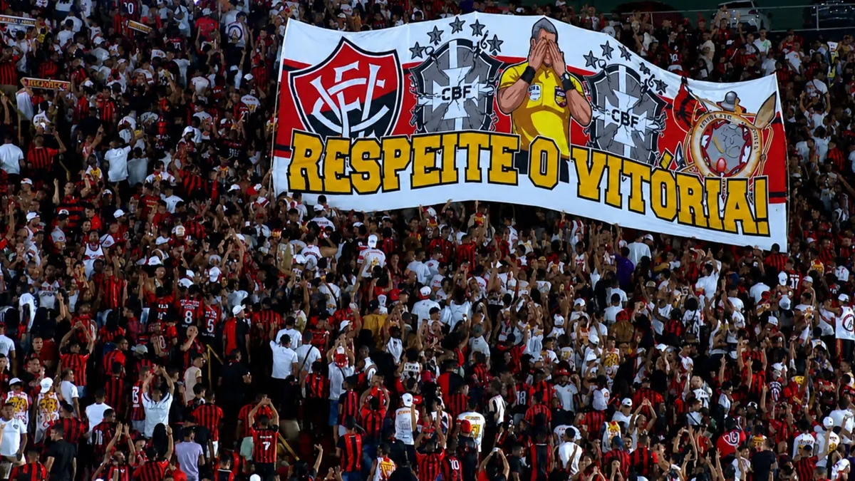 Protesto da torcida do Vitória no Barradão