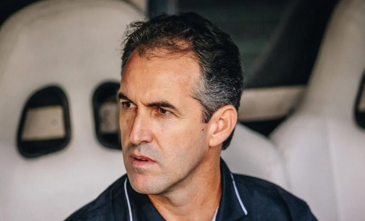 Léo Condé, treinado do Remo