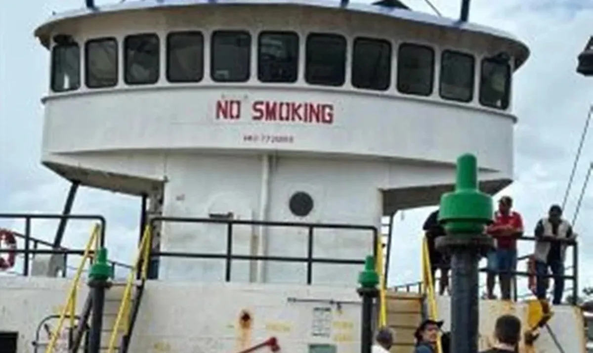 Embarcação ficou 20 dias à deriva com trabalhadores até ser resgatada pela Marinha