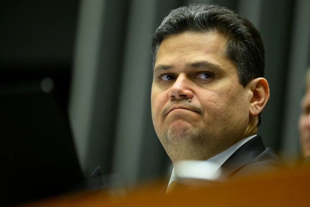 Plenário da Câmara dos Deputados durante sessão conjunta do Congresso Nacional destinada à deliberação do veto presidencial (VET 3/2026) ao projeto que trata da dosimetria das penas aplicadas aos condenados nos atos de 8 de janeiro de 2023. A decisão pode mudar o tempo de prisão e as regras de progressão de regime para esses casos. À mesa, presidente do Senado Federal, senador Davi Alcolumbre (União-AP), conduz sessão. Foto: Andressa Anholete/Agência Senado