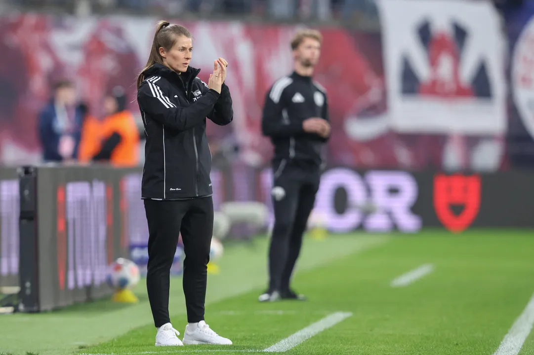 A alemã Marie-Louise Eta se tornou a primeira mulher a assumir o comando técnico de uma equipe masculina nas cinco principais ligas europeias