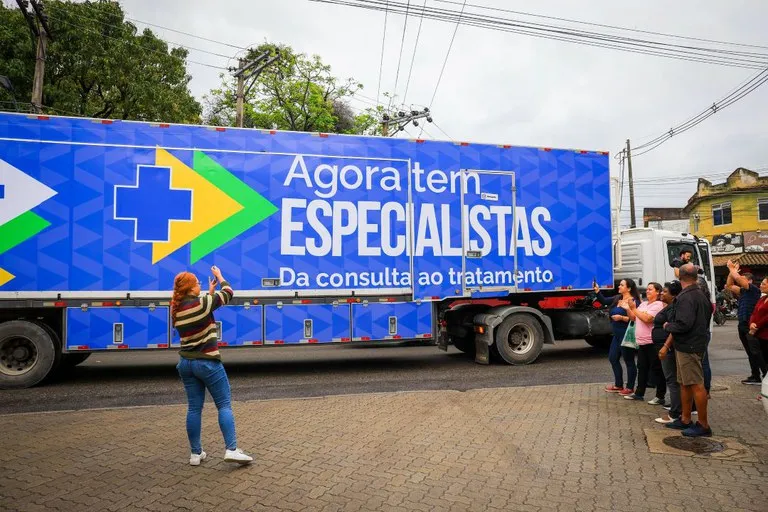 Carretas de Saúde da Mulher do programa ‘Agora tem especialistas’