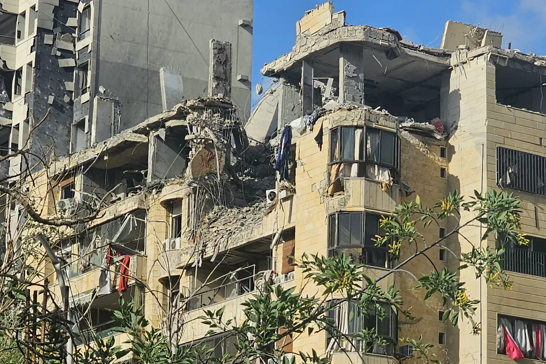 Danos no local de um ataque aéreo israelense que teve como alvo o bairro de Shiyah, nos subúrbios do sul de Beirute.