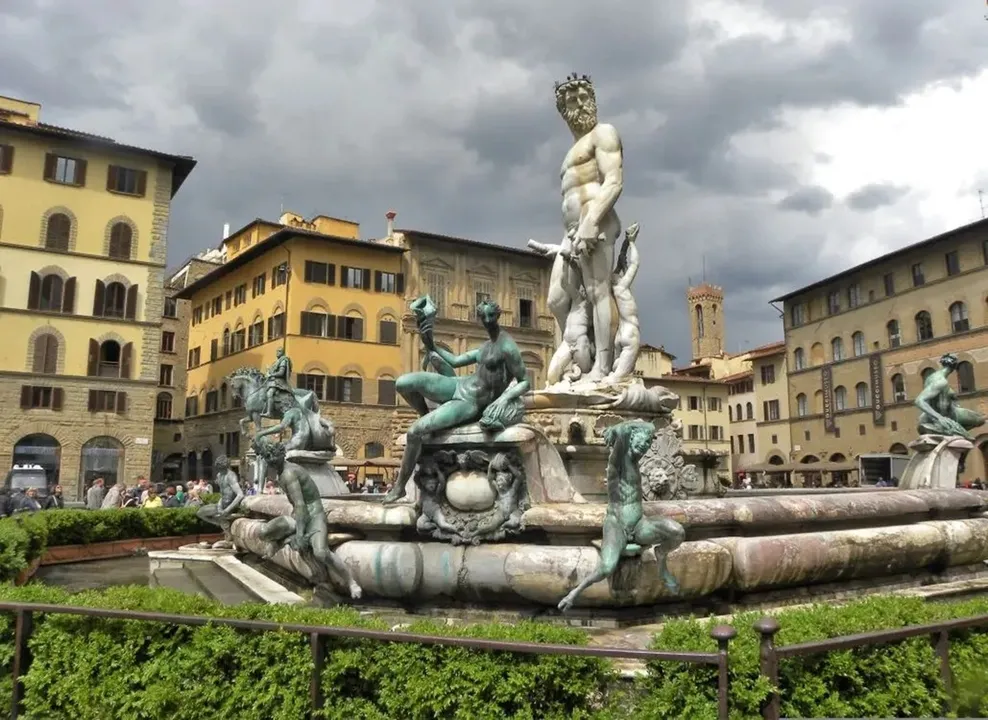 Escultura em detalhe da Fontana di Piazza, de Bartolomeo Ammannati, em Florença