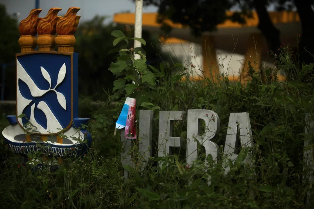 Universidade Federal da Bahia.