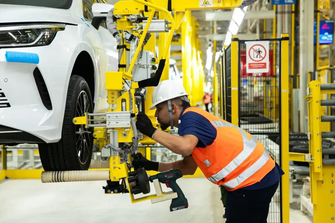 BYD pretende chegar a 10 mil trabalhadores em 2026