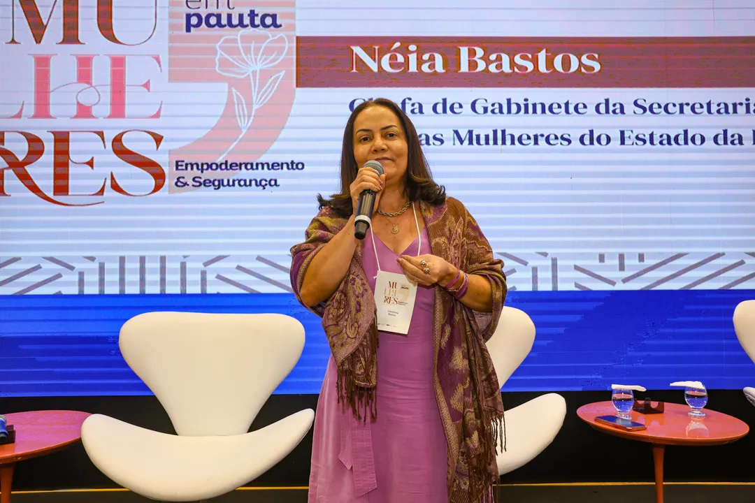Néia Bastos aponta o associativismo como arma contra a violência
