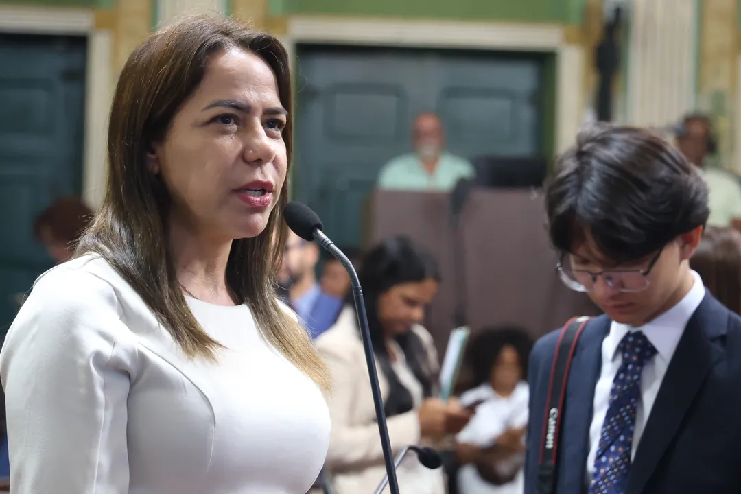Vereadora Débora Santana (PSDB) em sessão na Câmara de Salvador