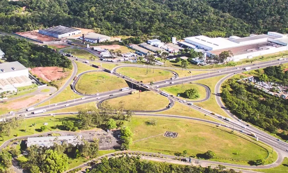Motoristas que trafegam pela região devem observar a sinalização implantad
