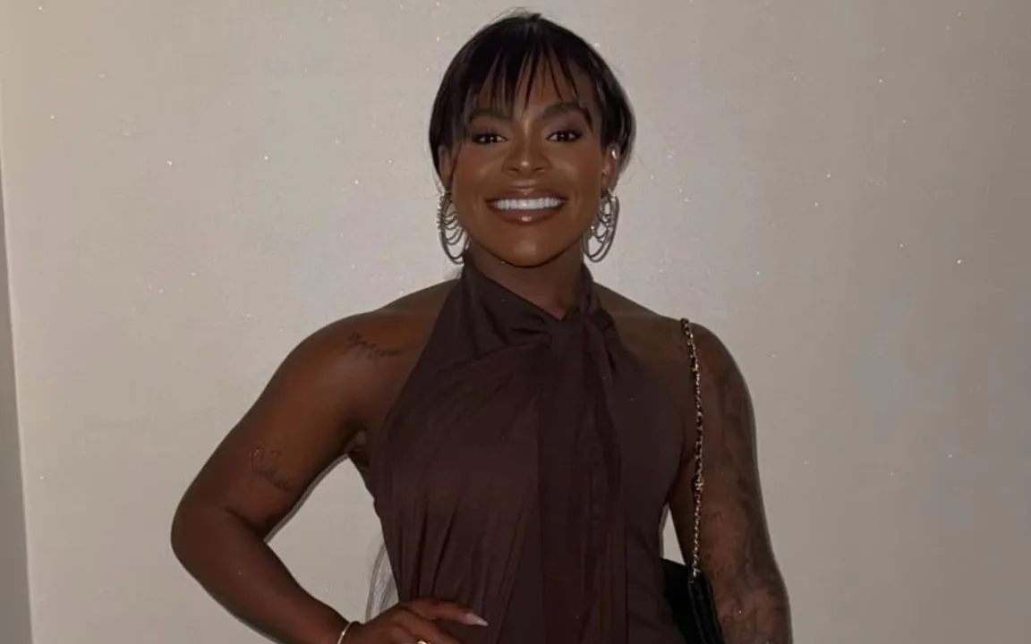 Jojo estuda Direito em uma universidade particular do RJ