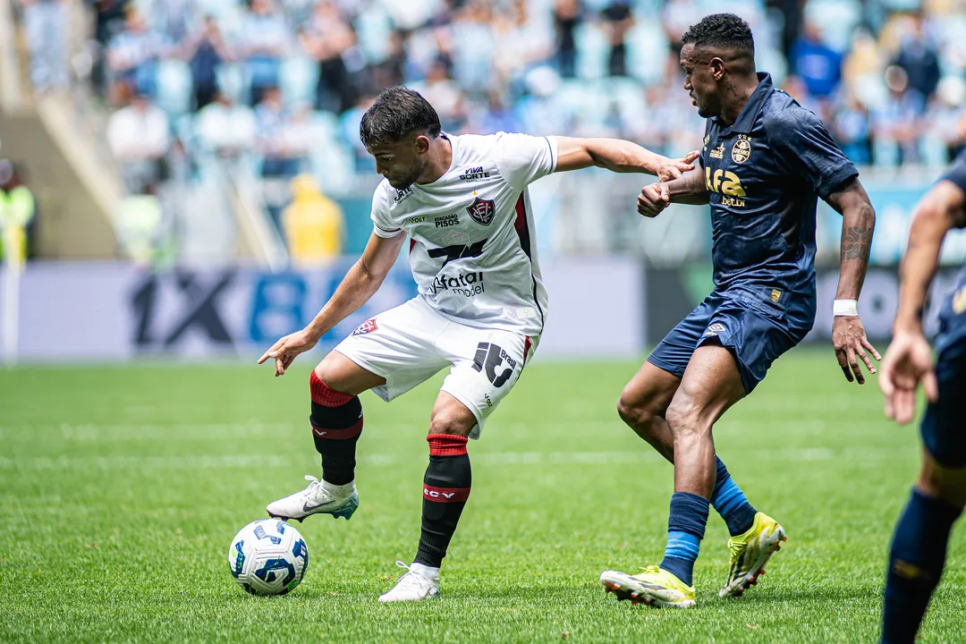Vitória x Grêmio em campo no Brasileirão