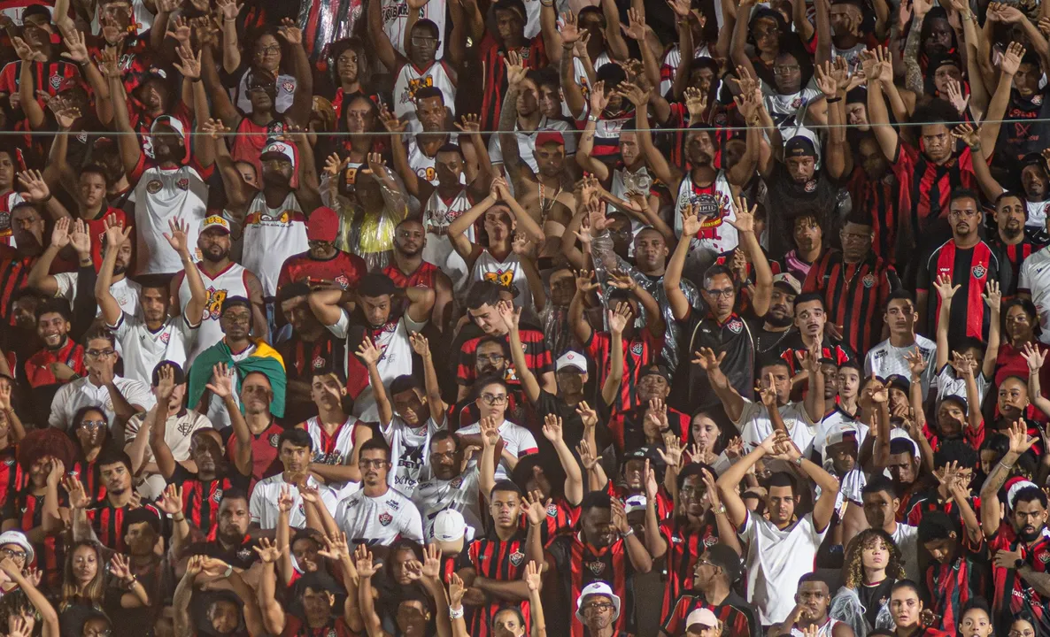 Torcida do Vitória no Barradão em duelo contra o Internacional