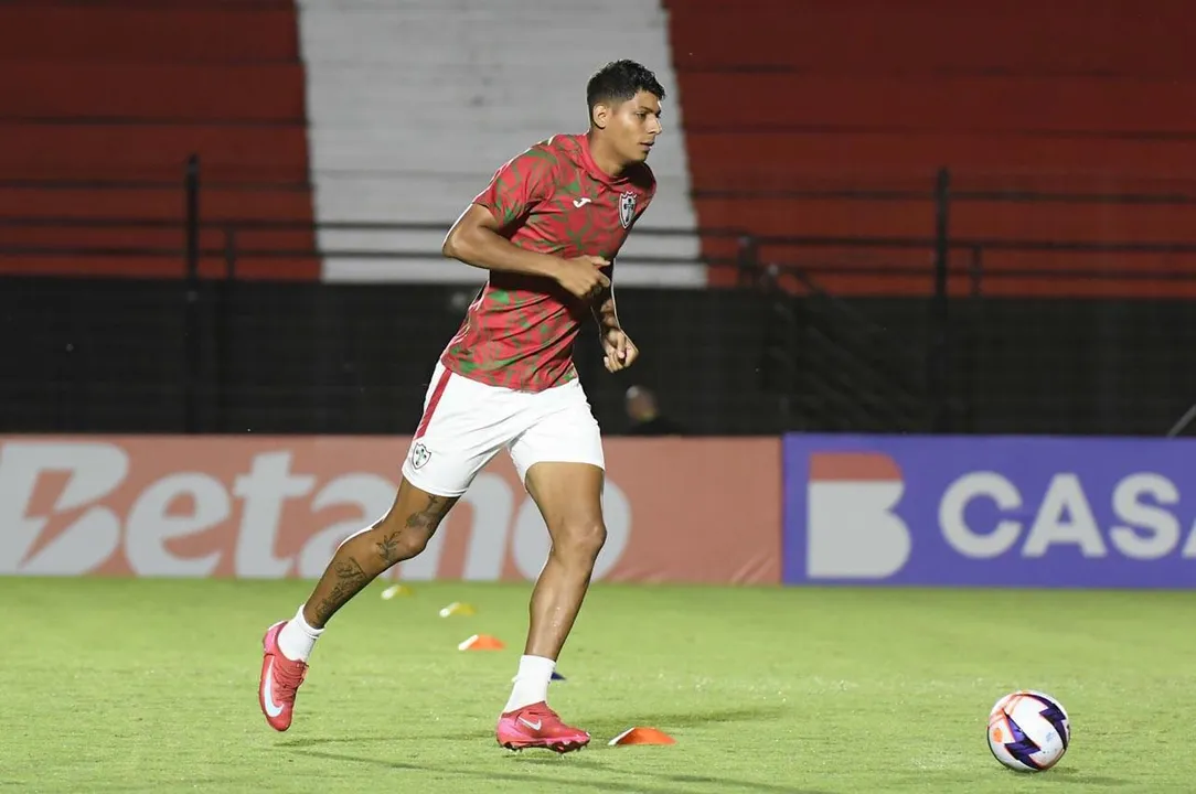 Zé Vitor, volante que está próximo do Vitória