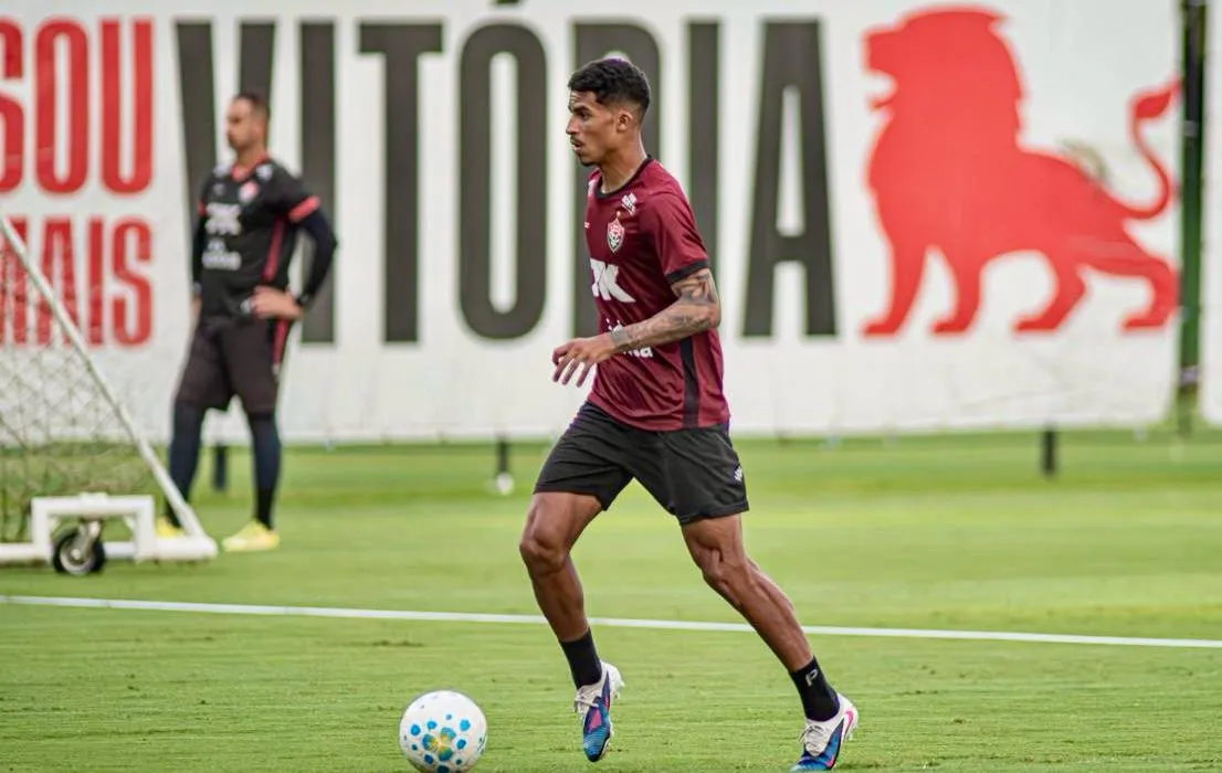 Renê em treino do Vitória