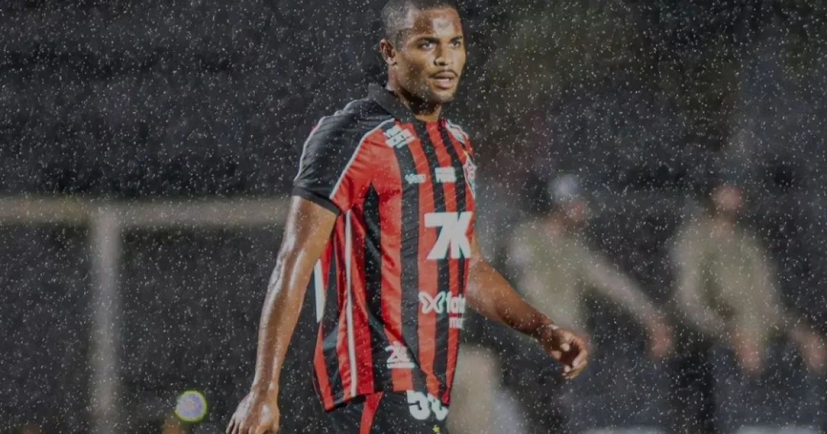 Paulo Roberto pelo Vitória