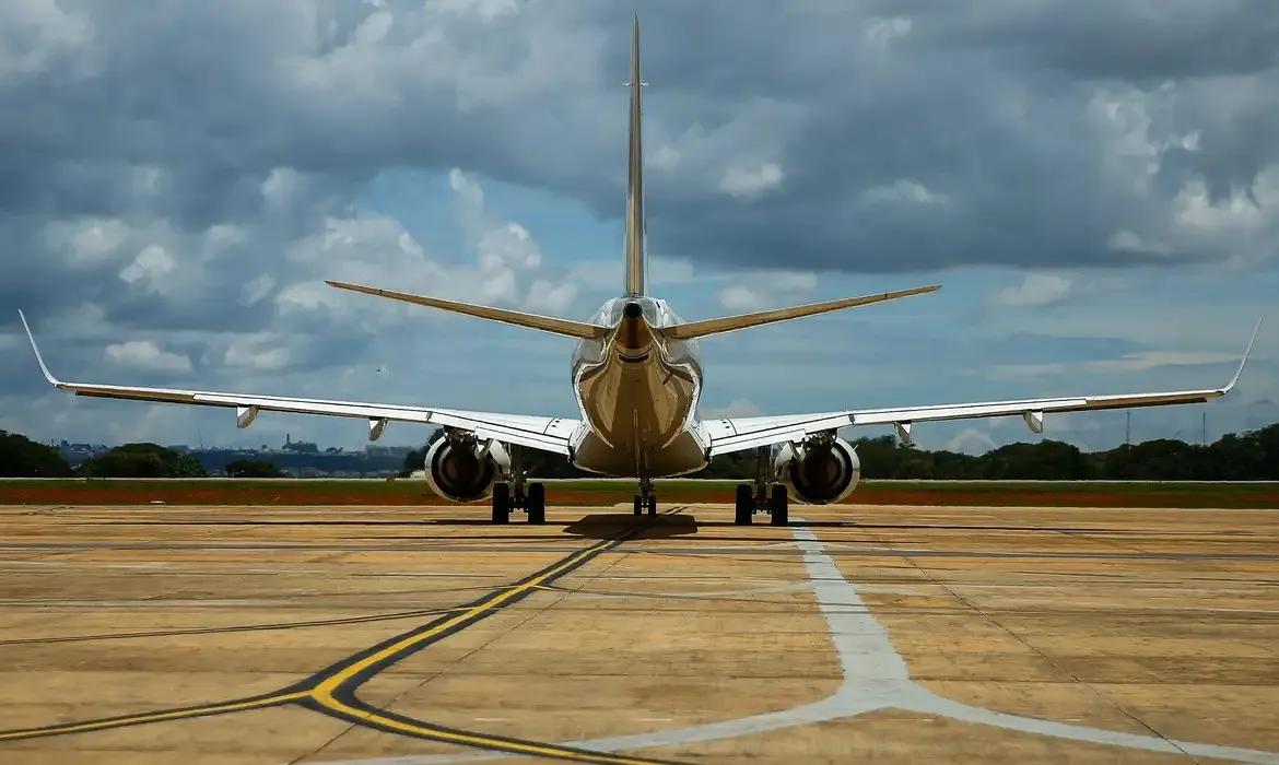 Projeto na Alba quer revelar custos e uso de aeronaves oficiais